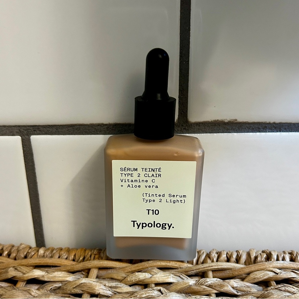 TEINTÉ-1002 - Tinted Serum
Vitamin C + Aloe Vera: Type 2 / Light